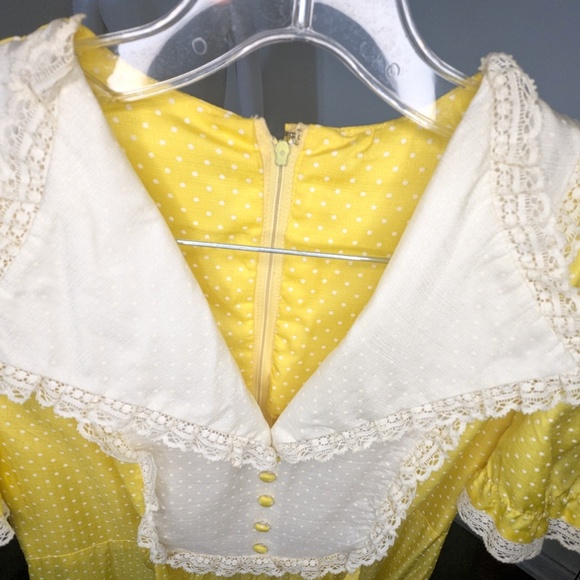 VINTAGE 1960s Long Yellow Pot-a-dot Collar Dress - Picture 8 of 9